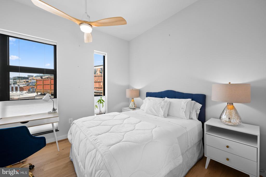 2525 PENNSYLVANIA AVENUE NW Unit: 305
