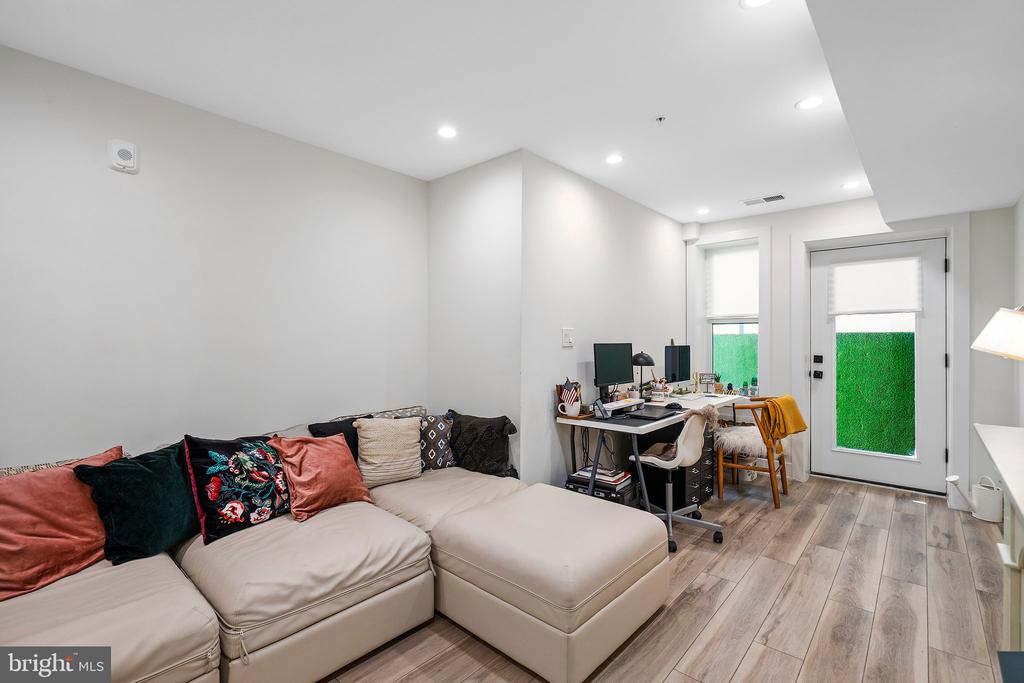 1110 6TH STREET NW 1