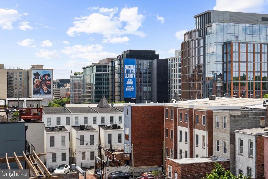 1126 5TH STREET NW Unit: 4