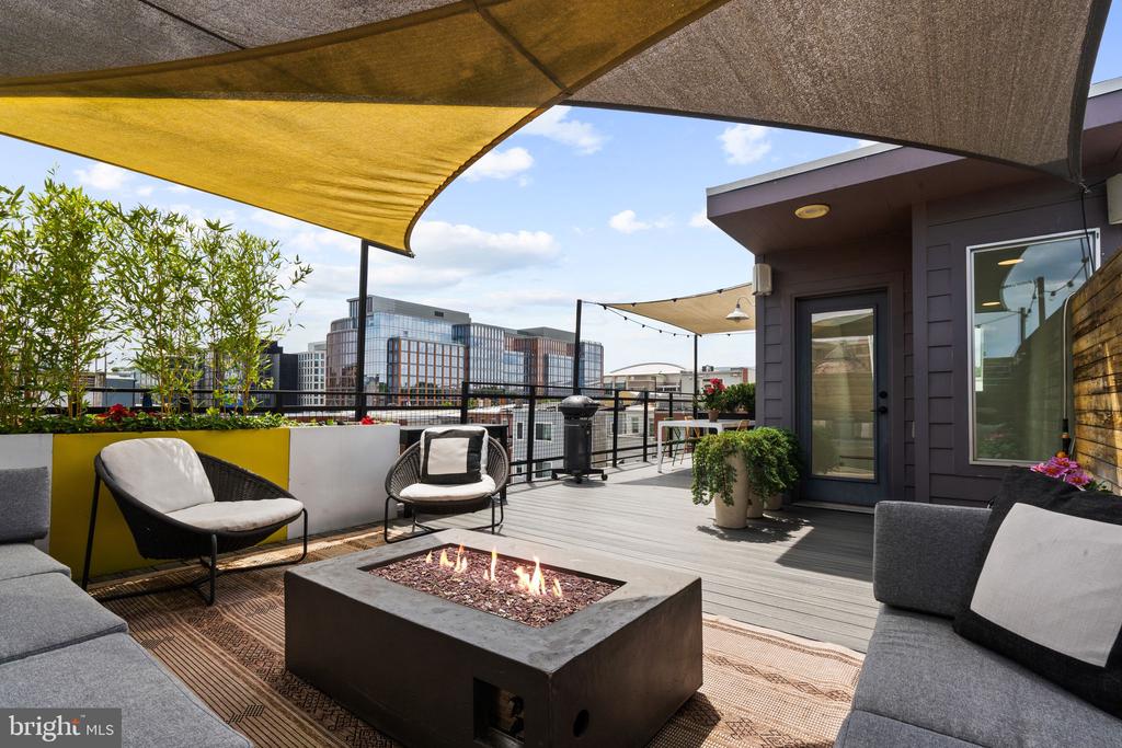 1126 5TH STREET NW Unit: 4
