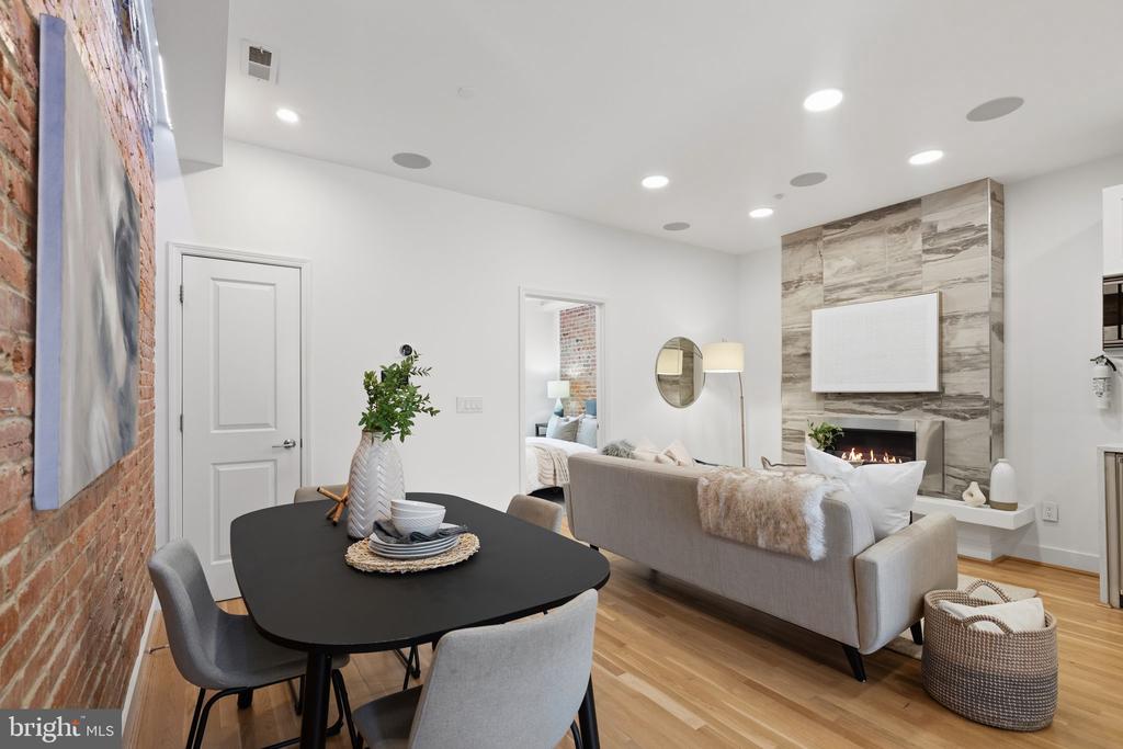 1126 5TH STREET NW Unit: 4