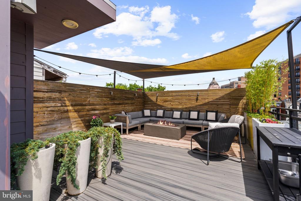 1126 5TH STREET NW Unit: 4