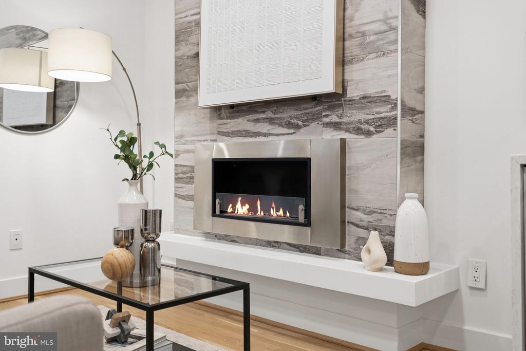 1126 5TH STREET NW Unit: 4