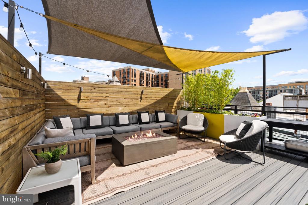 1126 5TH STREET NW Unit: 4