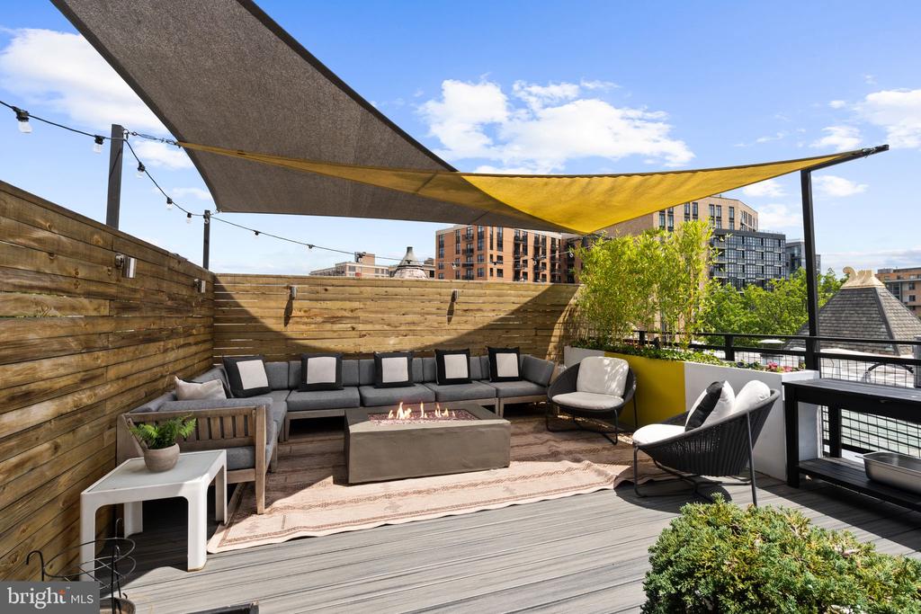 1126 5TH STREET NW Unit: 4