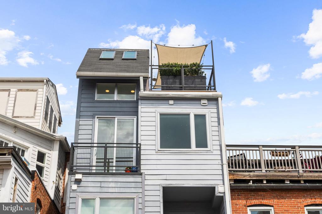 1126 5TH STREET NW Unit: 4