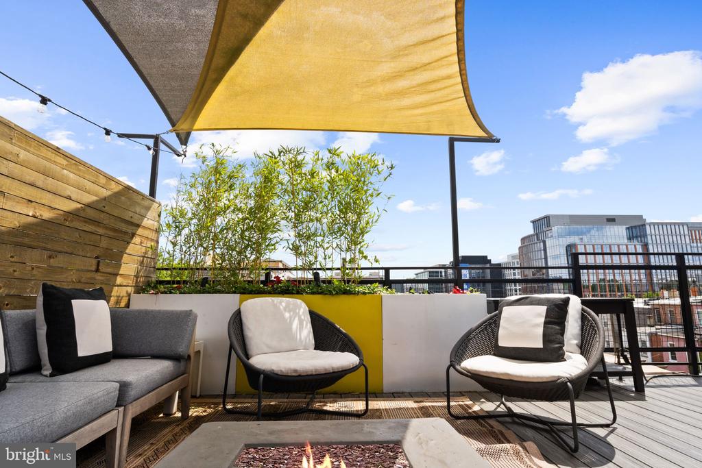 1126 5TH STREET NW Unit: 4