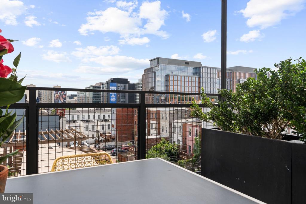 1126 5TH STREET NW Unit: 4