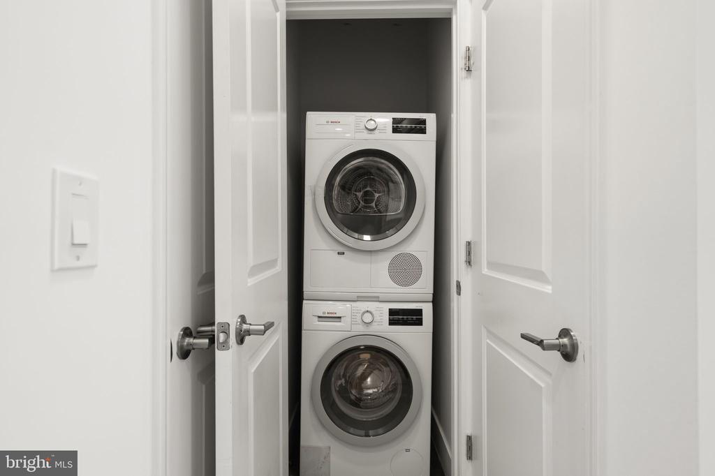 1126 5TH STREET NW Unit: 4