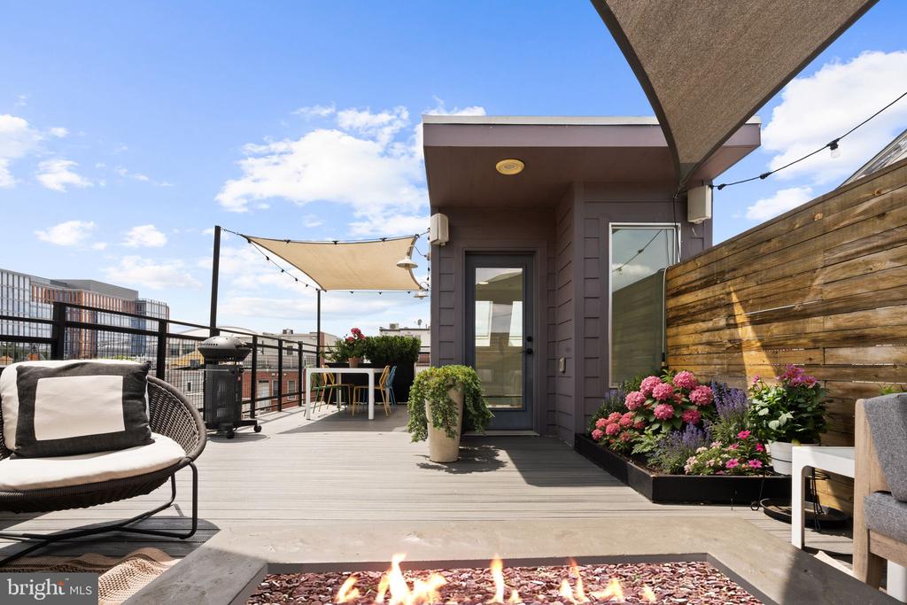 1126 5TH STREET NW Unit: 4
