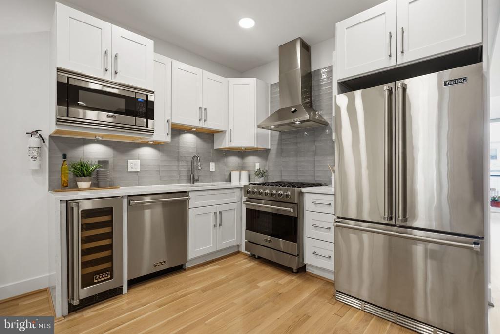 1126 5TH STREET NW Unit: 4