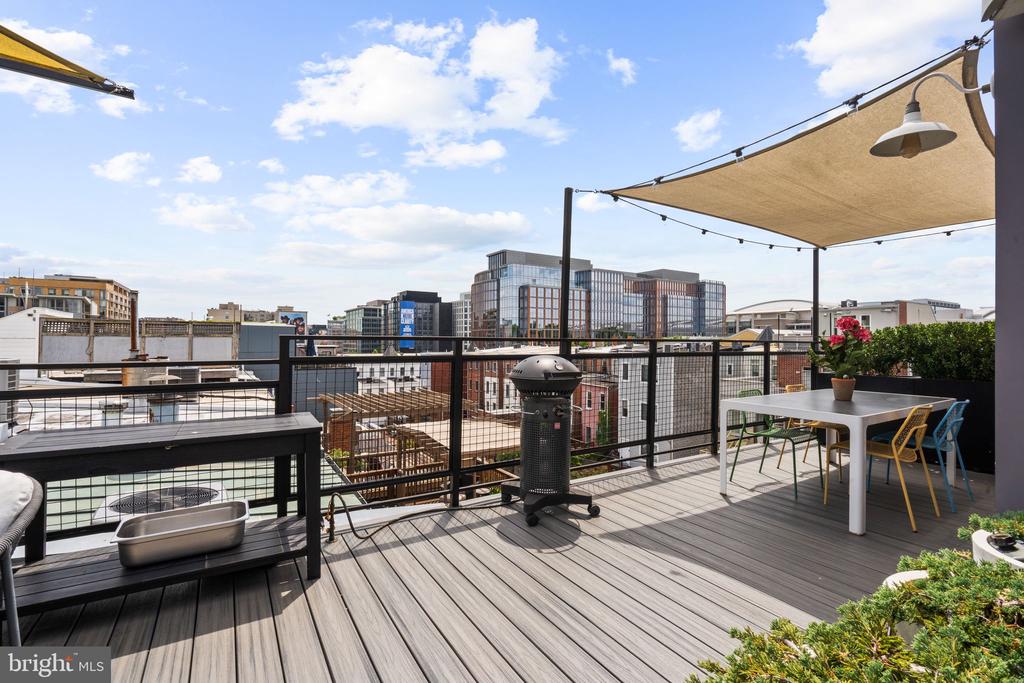 1126 5TH STREET NW Unit: 4
