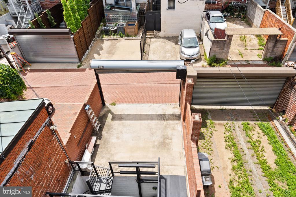 1126 5TH STREET NW Unit: 4