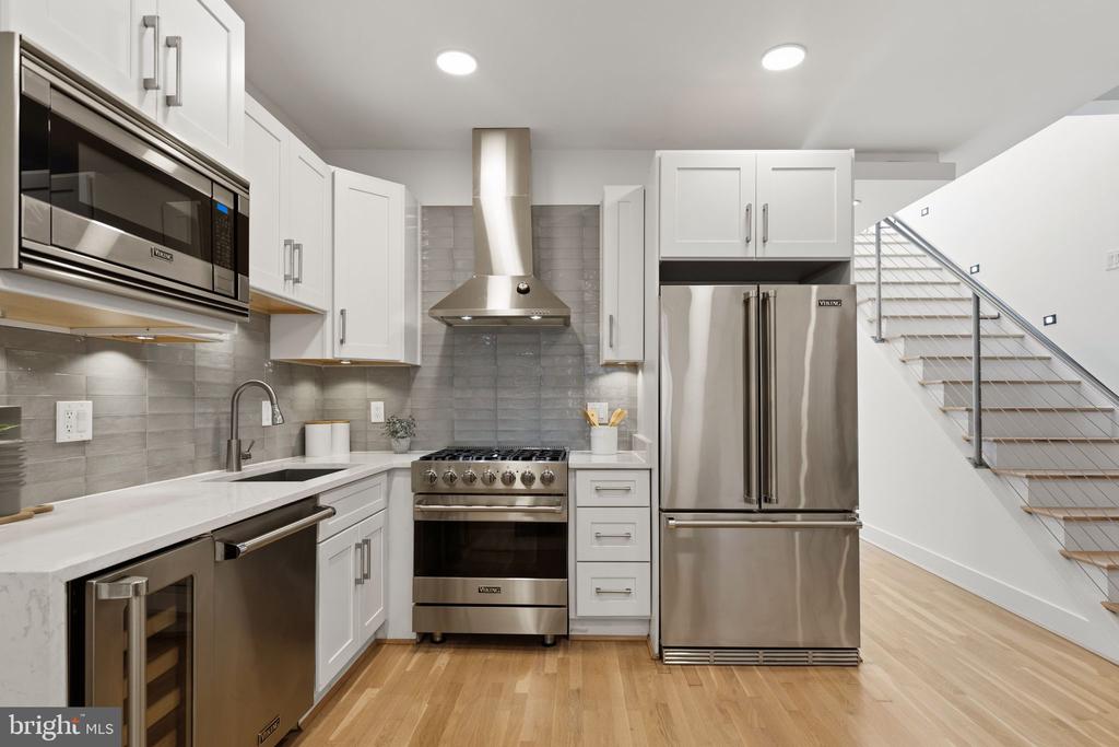 1126 5TH STREET NW Unit: 4