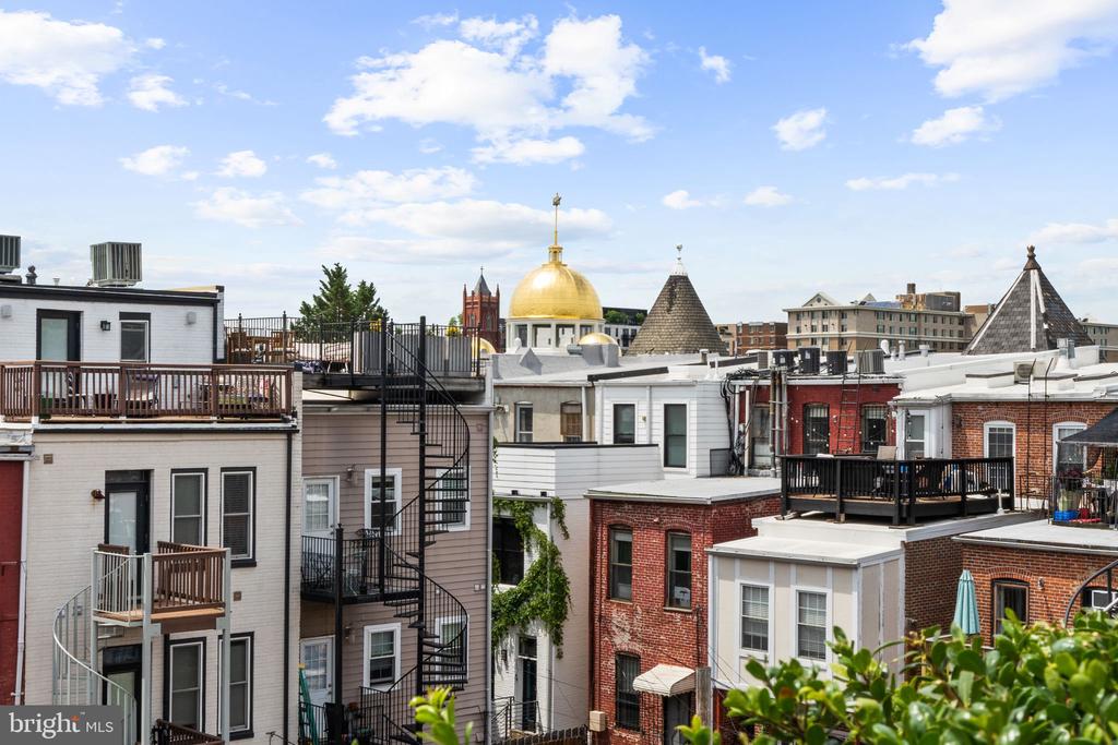 1126 5TH STREET NW Unit: 4