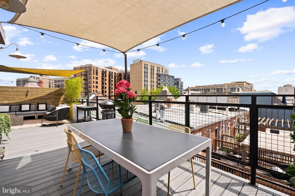 1126 5TH STREET NW Unit: 4