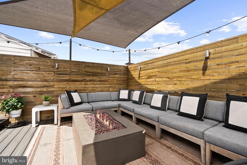 1126 5TH STREET NW Unit: 4