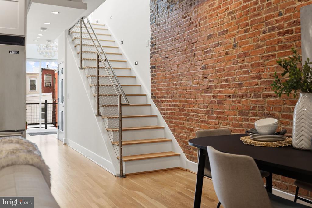 1126 5TH STREET NW Unit: 4