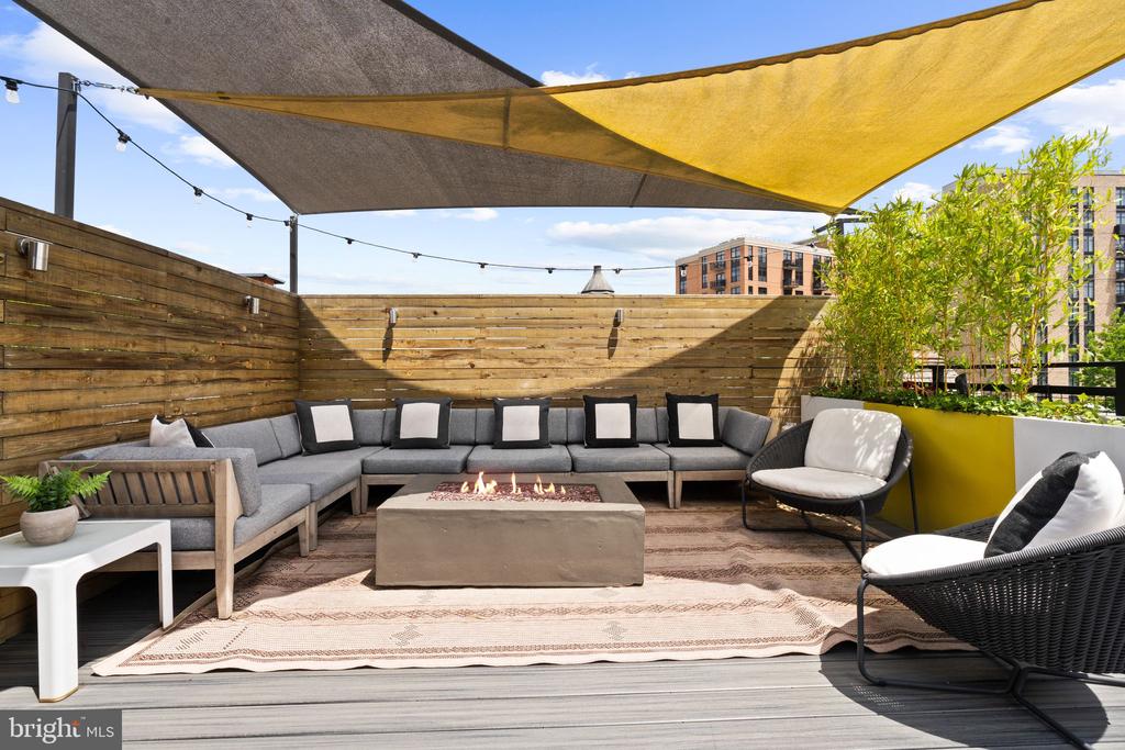 1126 5TH STREET NW Unit: 4