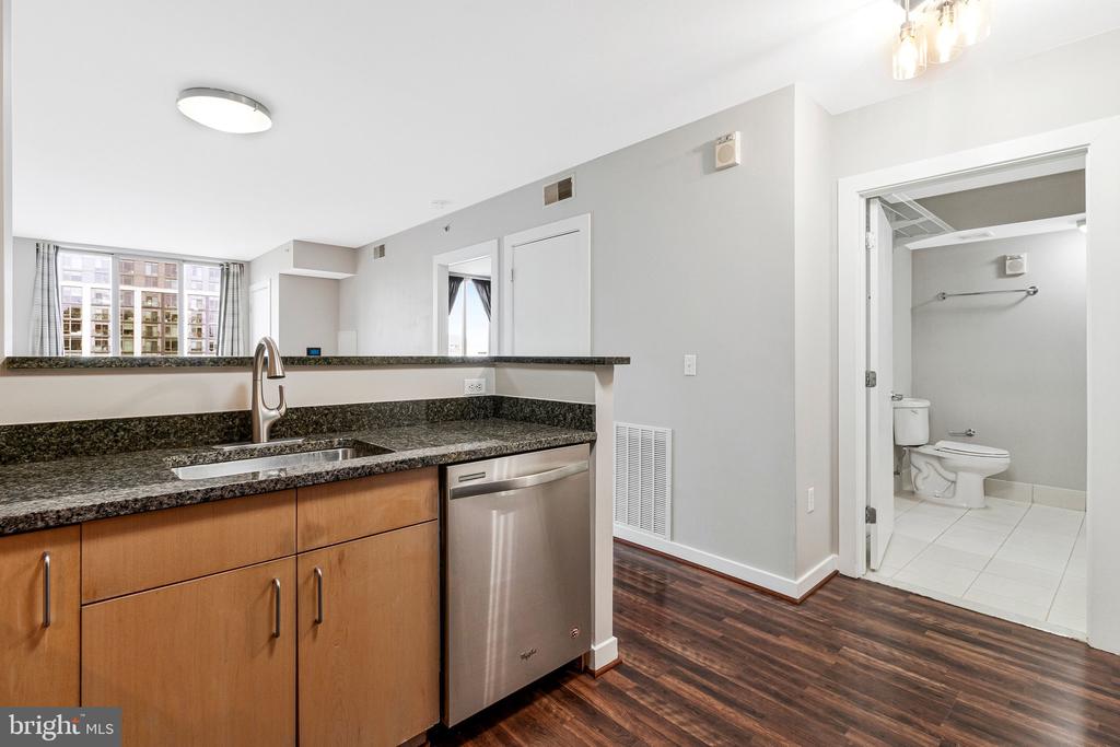 1000 NEW JERSEY AVENUE SE Unit: 916