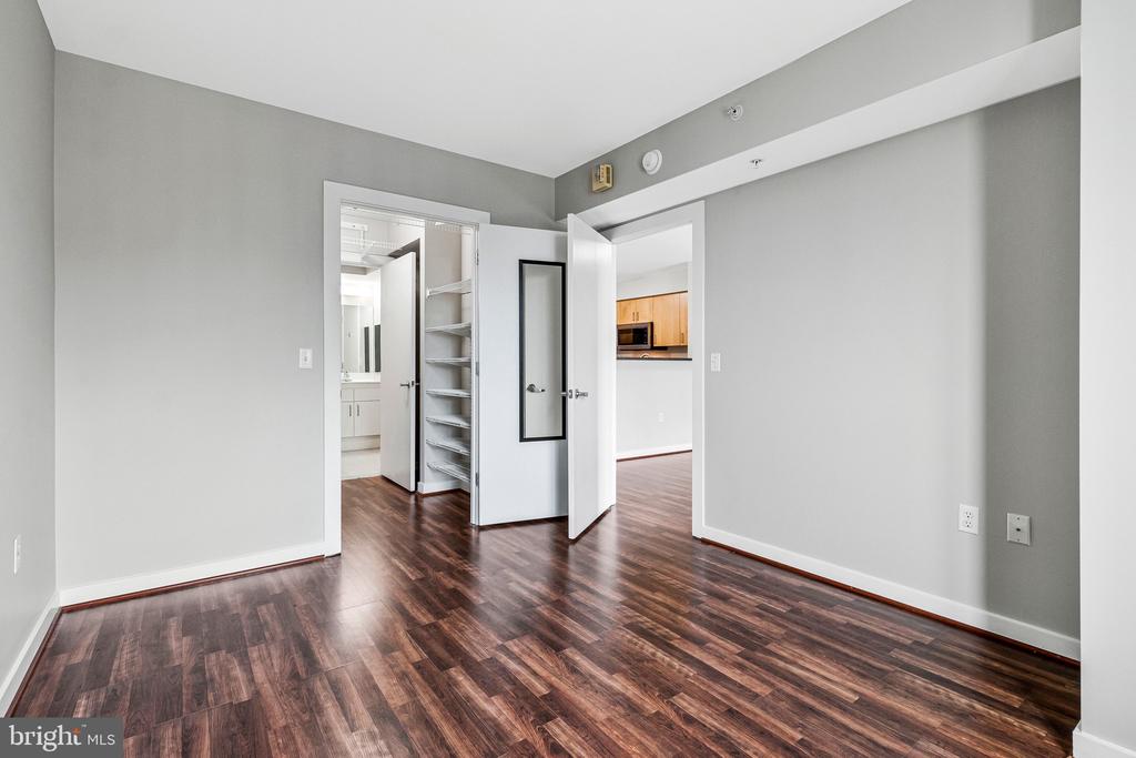 1000 NEW JERSEY AVENUE SE Unit: 916