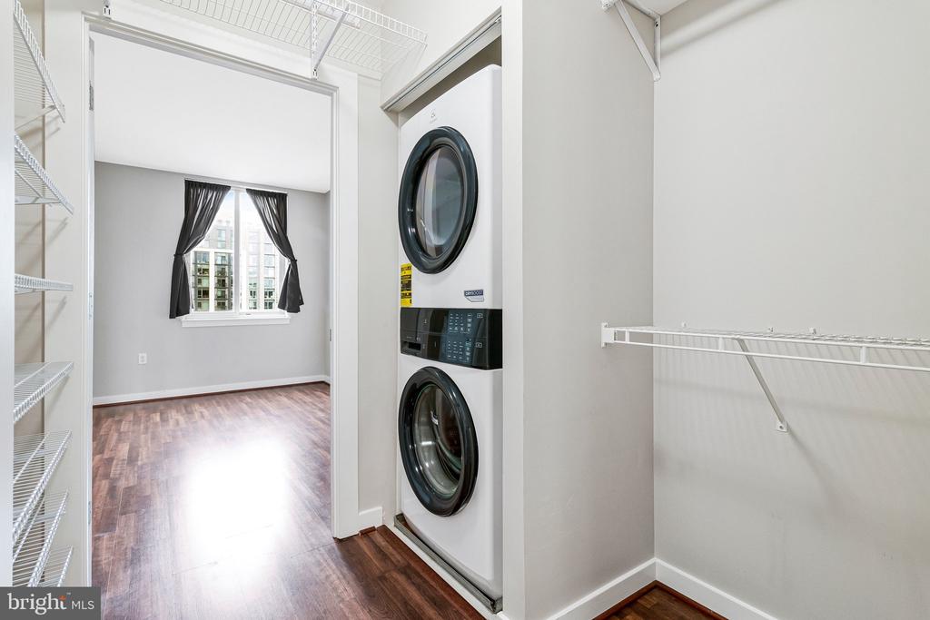 1000 NEW JERSEY AVENUE SE Unit: 916
