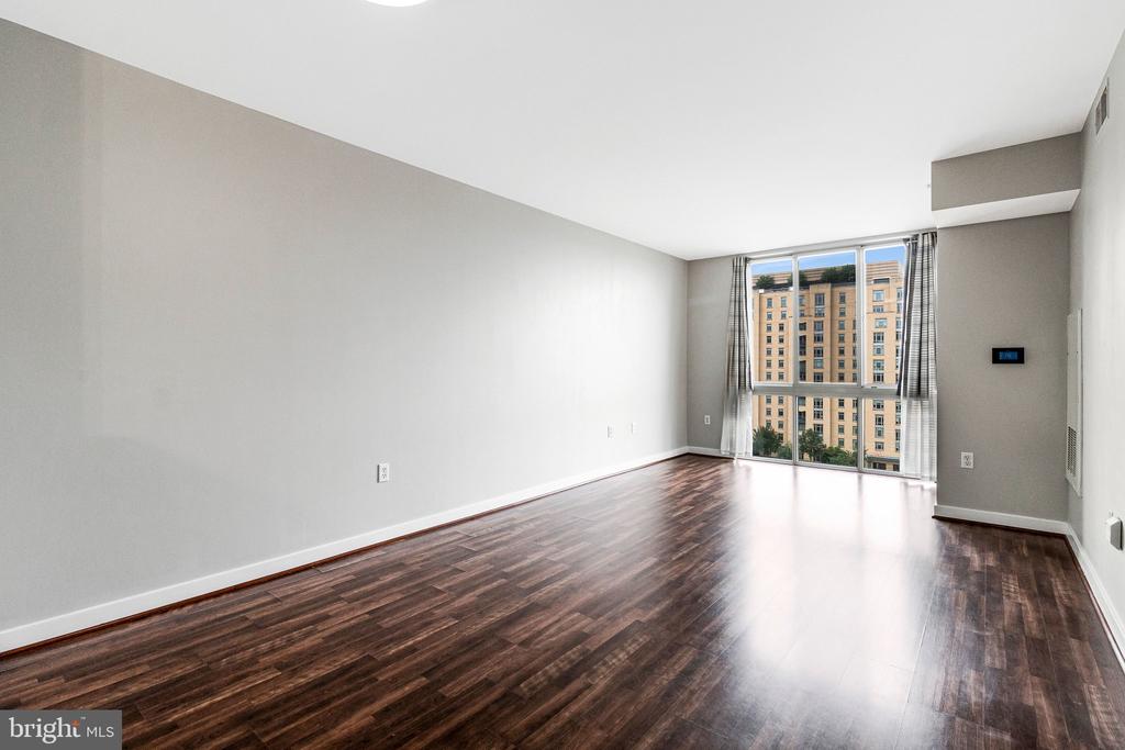 1000 NEW JERSEY AVENUE SE Unit: 916