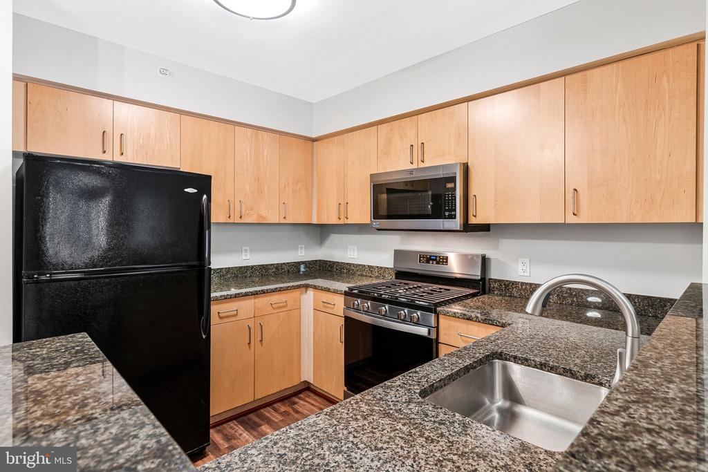 1000 NEW JERSEY AVENUE SE Unit: 916