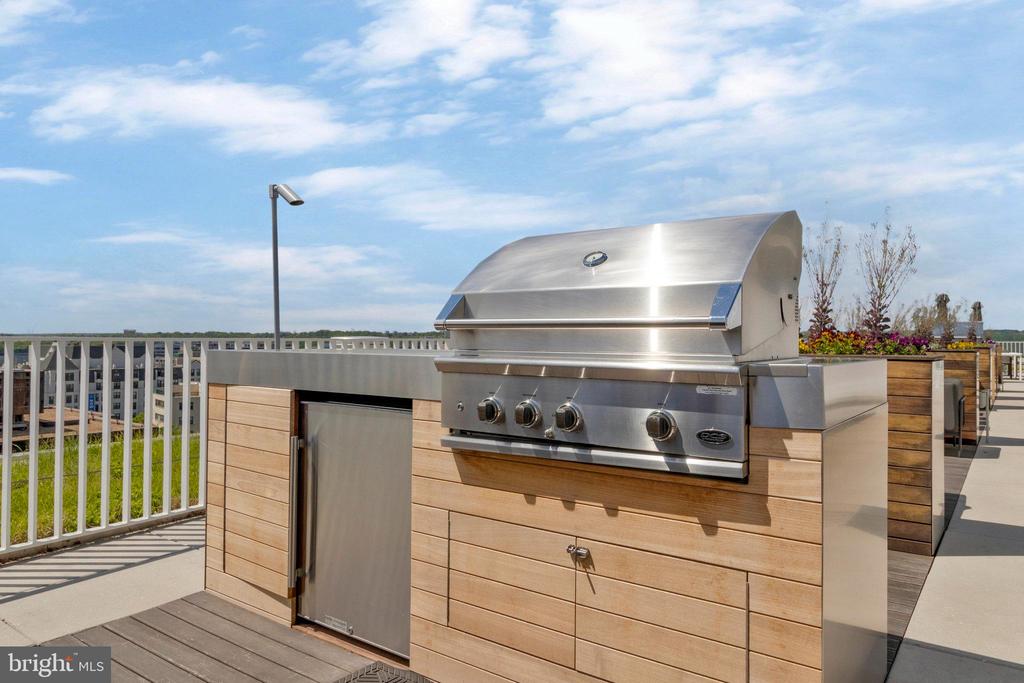 1111 24TH STREET NW Unit: PH107