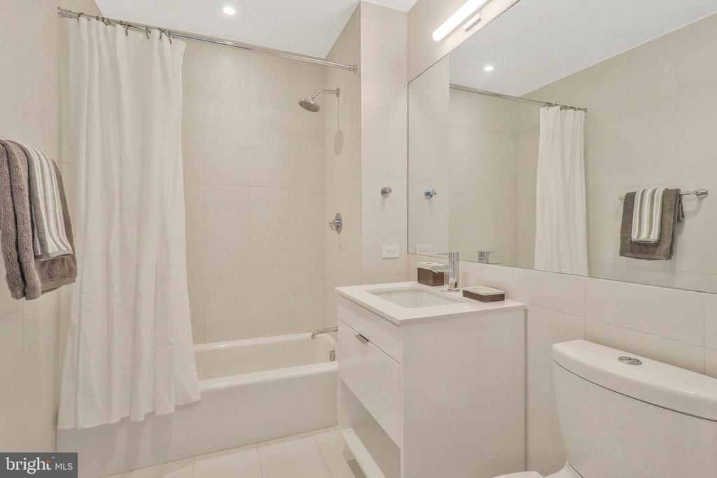 1111 24TH STREET NW Unit: PH107