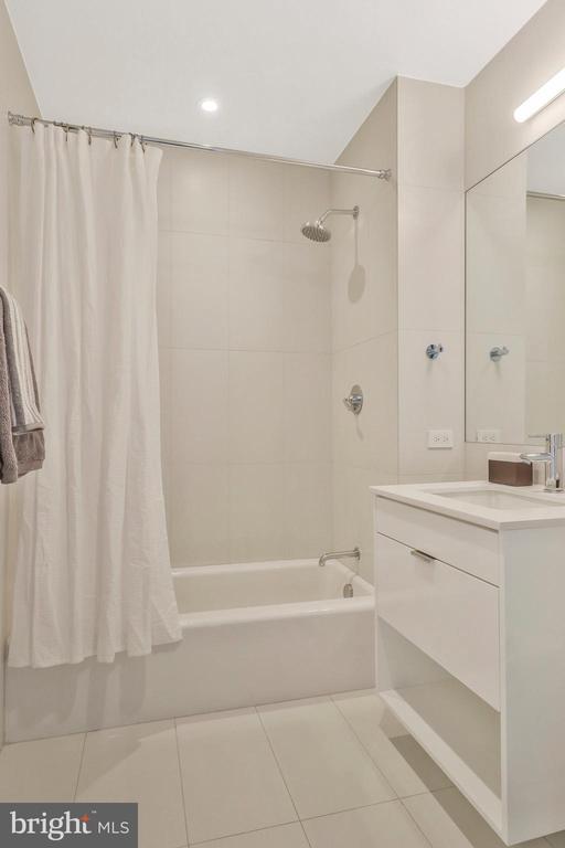 1111 24TH STREET NW Unit: PH107