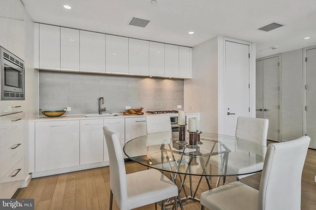 1111 24TH STREET NW Unit: PH107