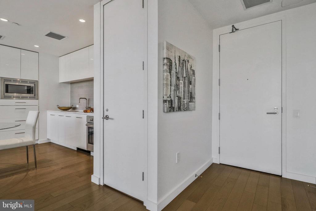 1111 24TH STREET NW Unit: PH107