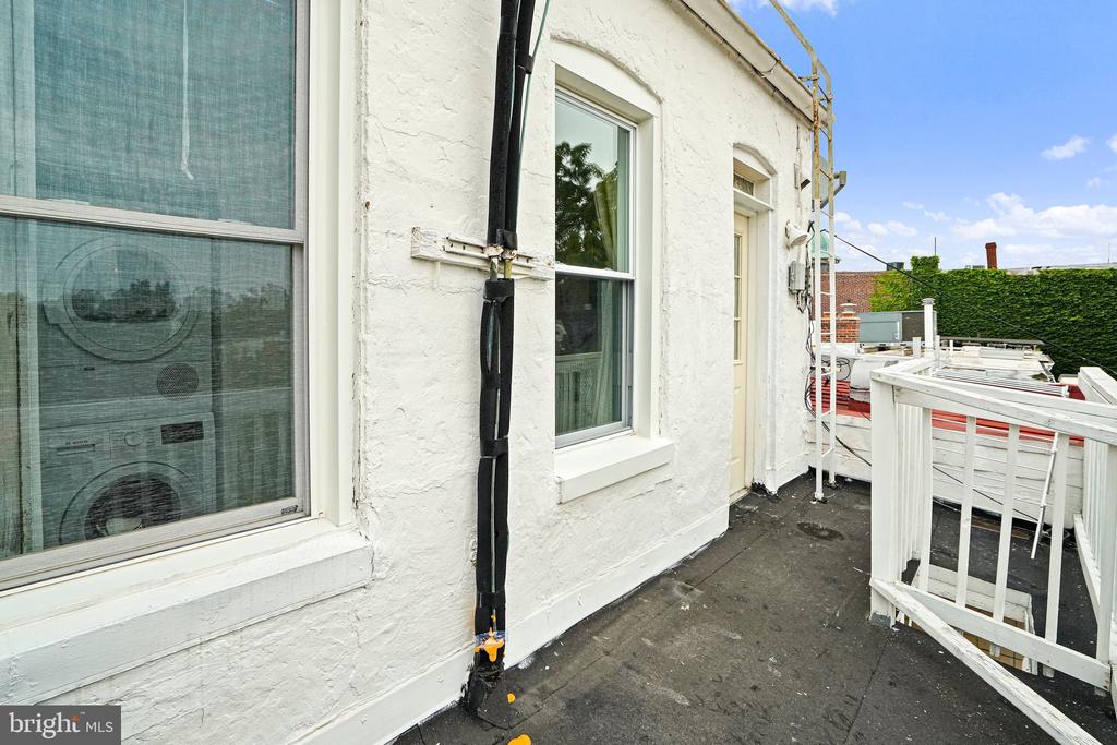 409 CONSTITUTION AVENUE NE Unit: 4