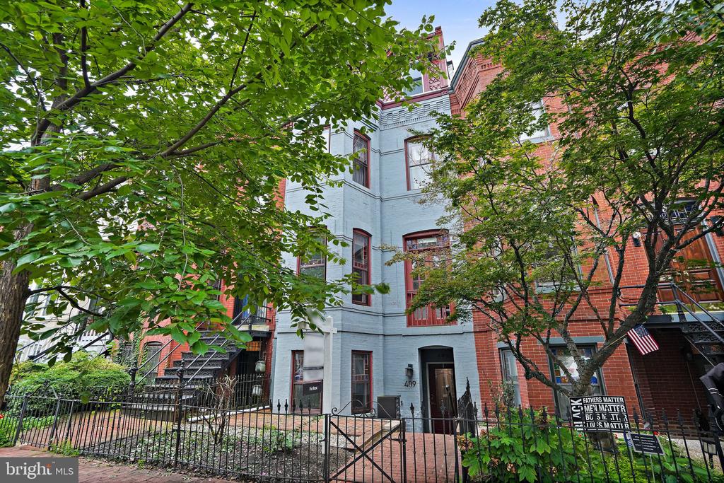 409 CONSTITUTION AVENUE NE Unit: 2