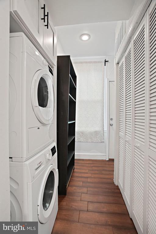 409 CONSTITUTION AVENUE NE Unit: 2