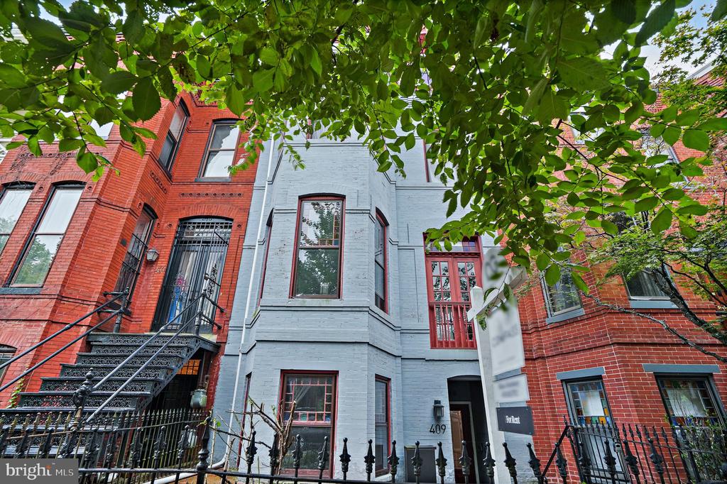 409 CONSTITUTION AVENUE NE Unit: 2