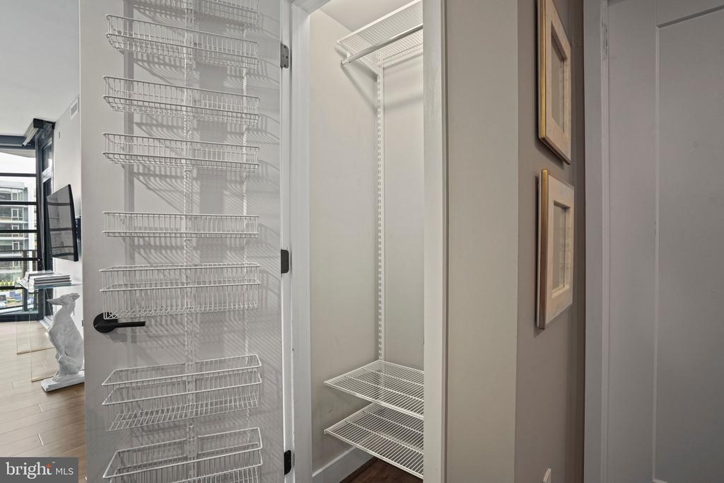 1300 4TH STREET SE Unit: 705