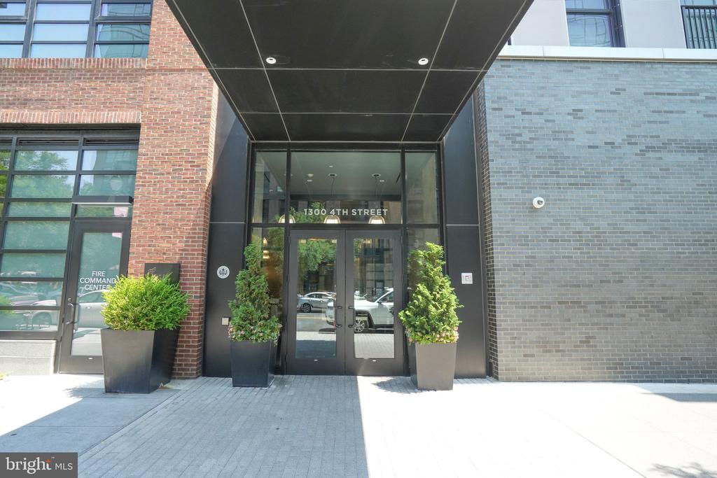 1300 4TH STREET SE Unit: 705