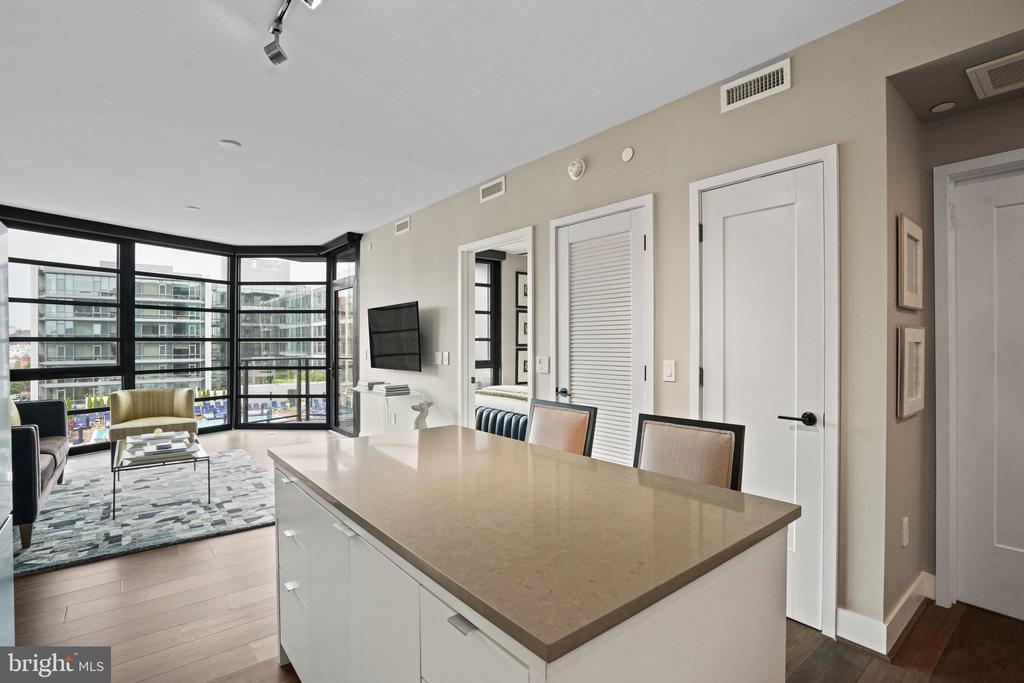 1300 4TH STREET SE Unit: 705