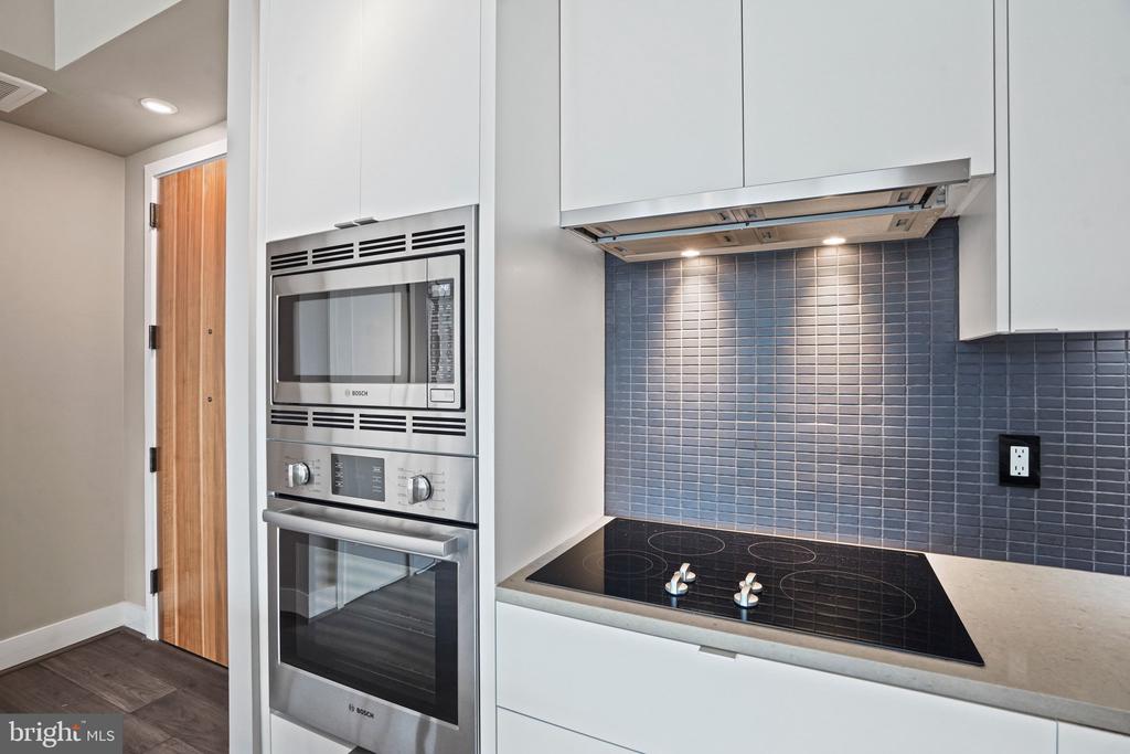 1300 4TH STREET SE Unit: 705