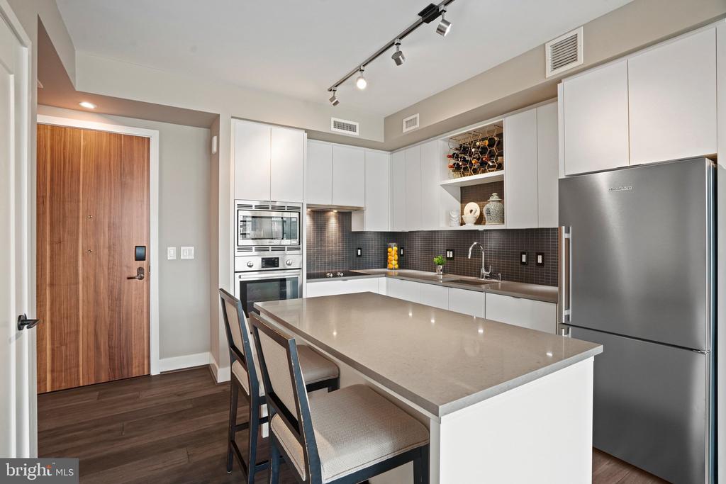 1300 4TH STREET SE Unit: 705