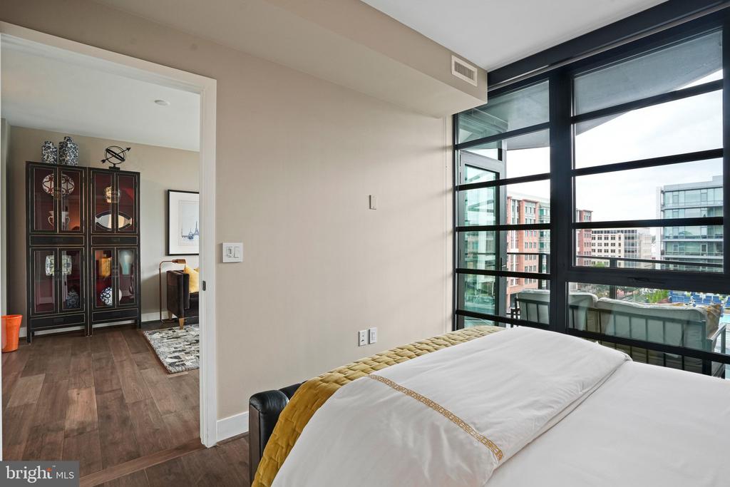 1300 4TH STREET SE Unit: 705