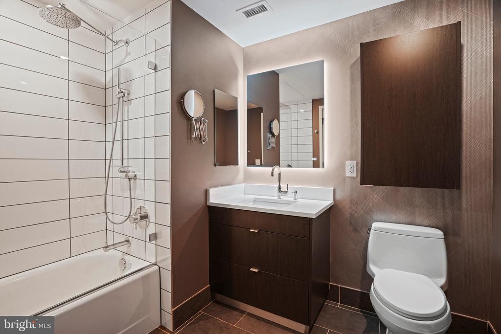 1300 4TH STREET SE Unit: 705