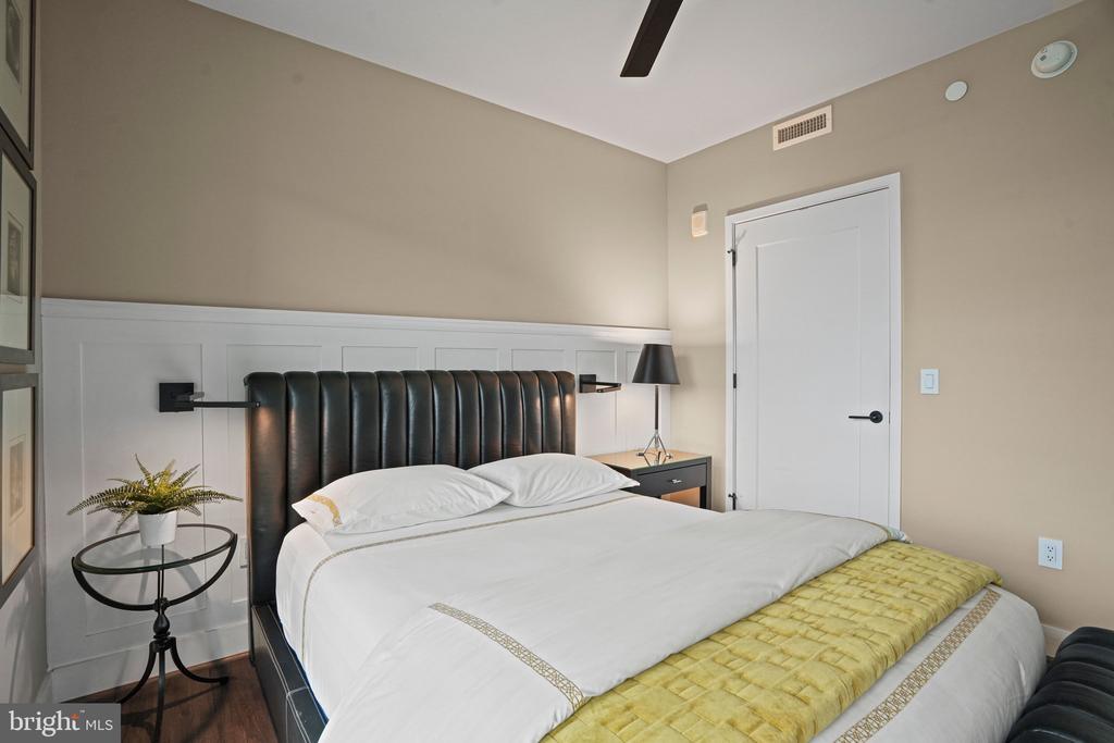 1300 4TH STREET SE Unit: 705