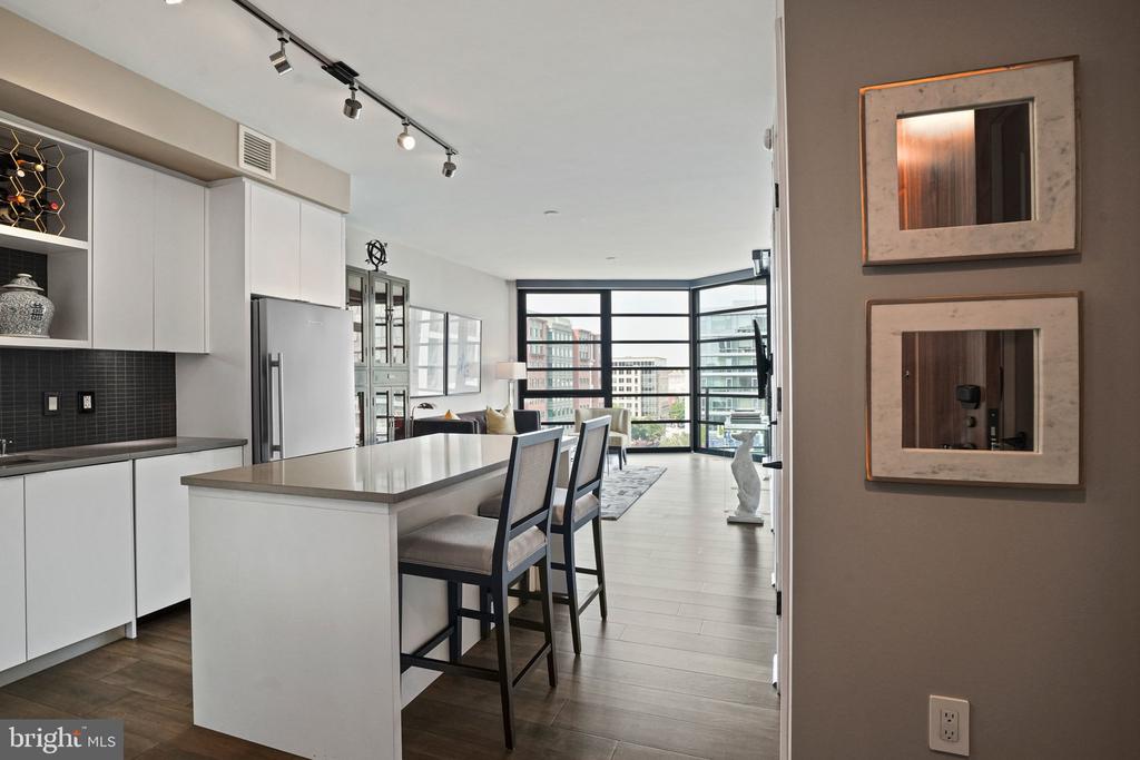 1300 4TH STREET SE Unit: 705