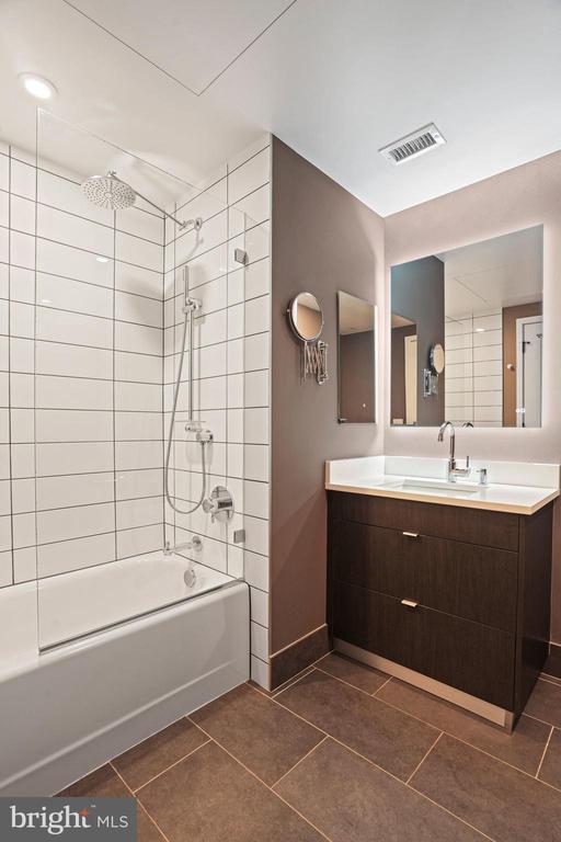 1300 4TH STREET SE Unit: 705