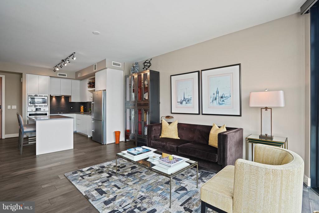 1300 4TH STREET SE Unit: 705