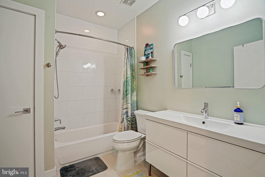 435 R STREET NW Unit: 301WASHINGTON