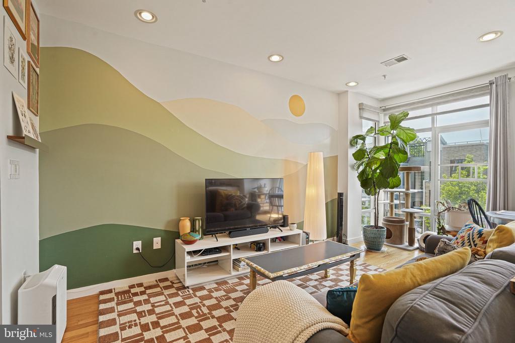 435 R STREET NW Unit: 301WASHINGTON